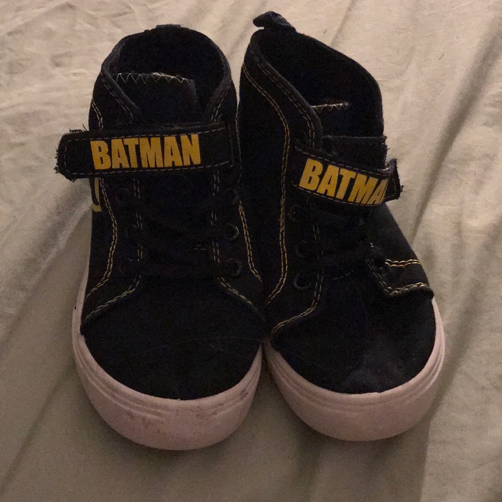Boys shoes
